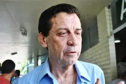 Arnaldo Vianna está internado na UTI após ser encontrado desacordado