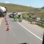 Colisão frontal entre carros na BR-101 deixa quatro pessoas em estado grave em Macaé