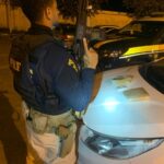 PRF apreende skunk e haxixe durante fiscalização na BR-101; drogas viriam para Campos