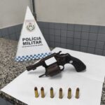Menor de idade que usava “roupa de guerra” é apreendido após ser flagrado com arma de fogo em Campos