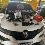 Carro e armas apreendidos e três presos: PM divulga balanço de ação contra o tráfico na Baixada Campista