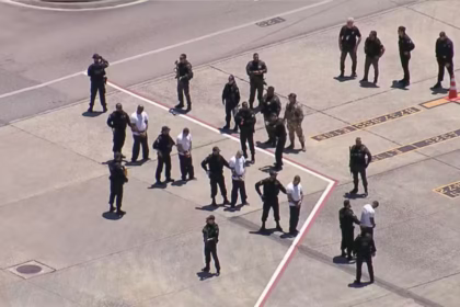 Sete chefes do Comando Vermelho são transferidos para presídios federais após megaoperação no RJ