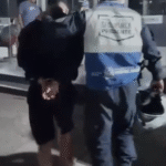 Motoqueiro tenta fugir da polícia, bate no muro e acaba preso em Campos