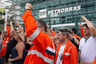 Petroleiros iniciam greve nacional nesta segunda-feira