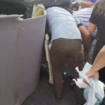 Homem fica ferido após carro bater em táxi e capotar em Campos