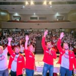 Petroleiros suspendem greve e aprovam acordo coletivo durante assembleia em Campos