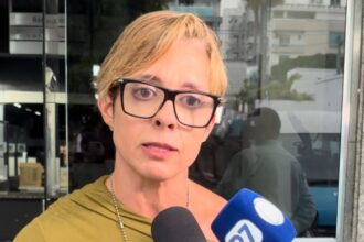 “Ele alega que descobriu uma traição”, diz delegada sobre homem que matou companheira a pedradas em Campos