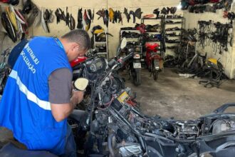 Detran já fechou mais de 130 ferros-velhos irregulares no RJ desde 2023