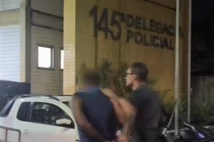 Dupla acusada de matar homem espancado em SJB é presa