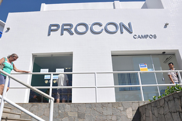 Procon Campos divulga lista de material que escolas não podem solicitar