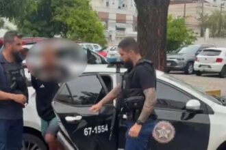 Bandidos armados rendem motorista de aplicativo durante falsa corrida, exigem transferências via Pix e roubam celulares em Campos