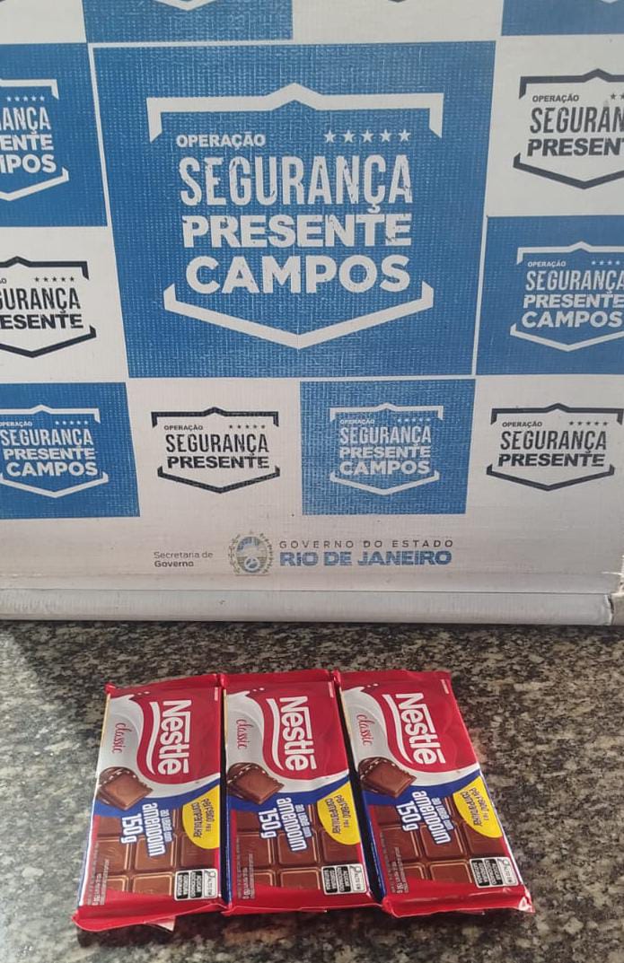 Homem com mais de 20 passagens pela polícia é preso em Campos após furtar barras de chocolate em supermercado
