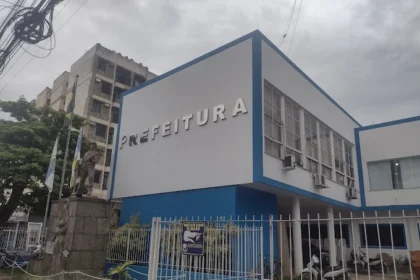 Prefeitura de Santo Antônio de Pádua publica edital de concurso com mais de 400 vagas em diferentes áreas