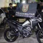 Moto semelhante à usada em diversos roubos em Campos é apreendida; suspeito tentou fugir