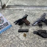 Polícia prende suspeito com pistolas em cesta de bicicleta em Campos