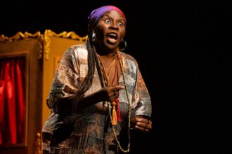 Comédia “Querida Mamãe” chega a Campos com sessões gratuitas