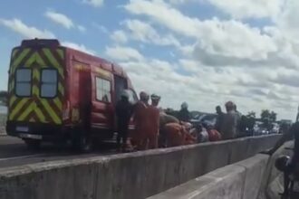 Acidente entre motos deixa três feridos na Ponte Leonel Brizola
