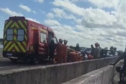Acidente entre motos deixa três feridos na Ponte Leonel Brizola