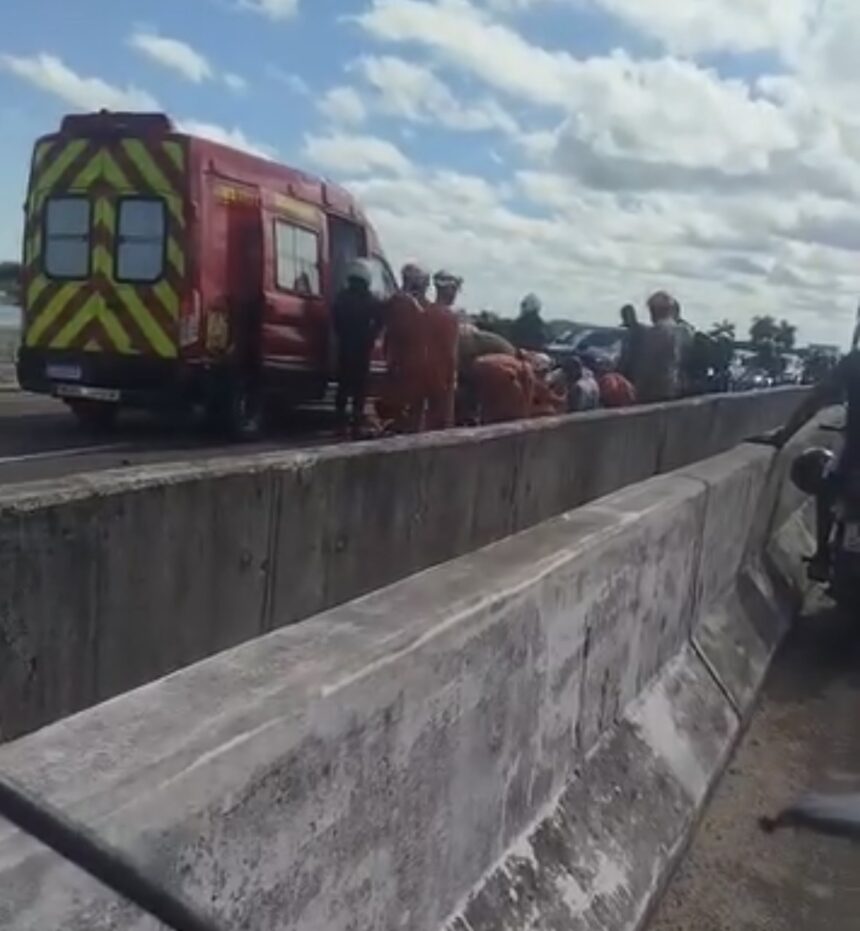 Acidente entre motos deixa três feridos na Ponte Leonel Brizola