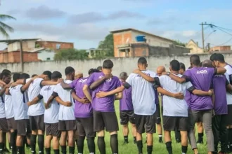 Mirando dois acessos no ano e com parceria internacional, Roxinho retorna ao futebol em 2026