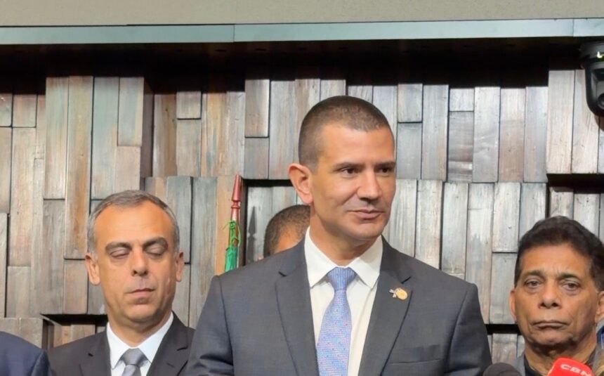 Novo presidente da Alerj, Douglas Ruas defende diálogo entre os Poderes e critica oposição: “Que democracia defendem?”