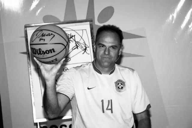 Lenda do basquete mundial, Oscar Schmidt morre aos 68 anos