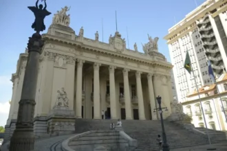 TRE-RJ homologa retotalização dos votos e Renan Jordy assume vaga na Alerj