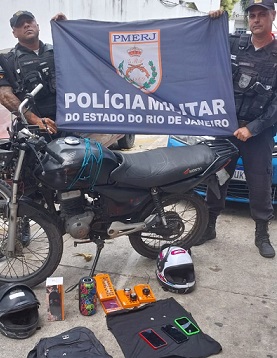 Perseguição policial termina com acidente após suspeitos furtarem loja de celulares em Campos