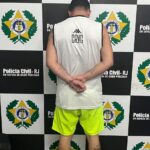 Homem com mandado de prisão por homicídio é preso no Centro de Campos