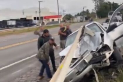 Carro bate em barreira às margens da BR-101 e deixa homem ferido em Campos