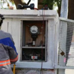 Renovação da concessão da Enel no Rio segue em análise e enfrenta pressão por falhas no serviço