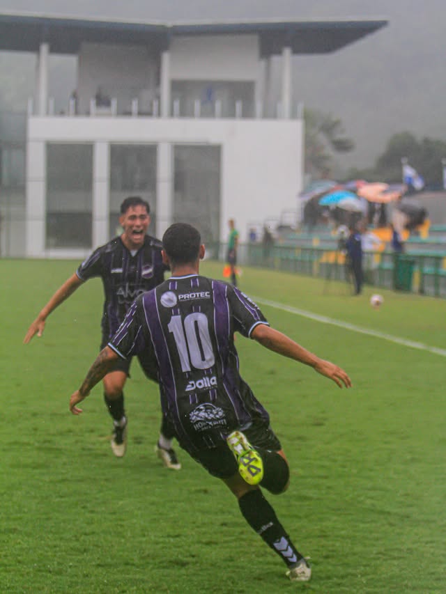 Roxinho empata fora de casa e segue invicto na Série C