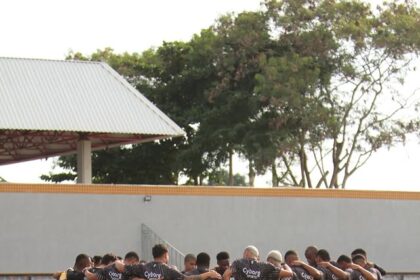 Perto do número “mágico”, Americano visita o Serrano em confronto decisivo