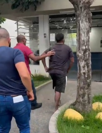 Homem é preso em Campos após ameaçar ex-companheira por suposta indireta em status do WhatsApp