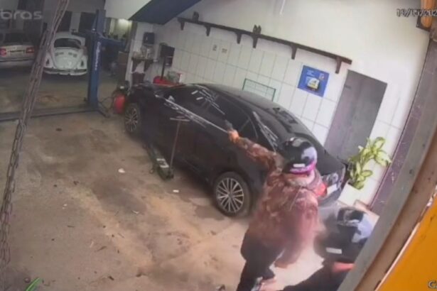 Bandidos invadem oficina, assaltam proprietário e atiram durante fuga em SJB