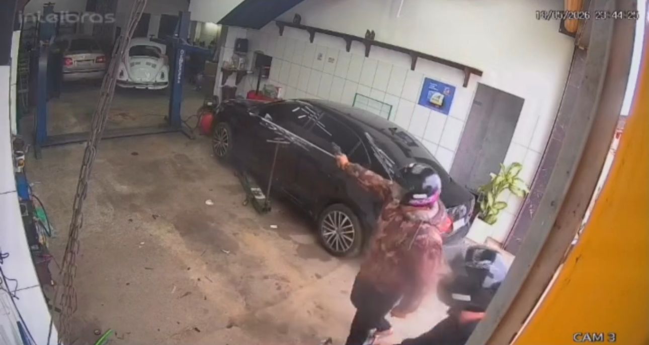 Bandidos invadem oficina, assaltam proprietário e atiram durante fuga em SJB