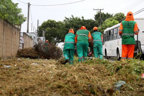 Mutirões de limpeza expõem falhas da Vital em Campos