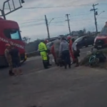 Acidente entre caminhão e bicicleta deixa mulher ferida em Campos