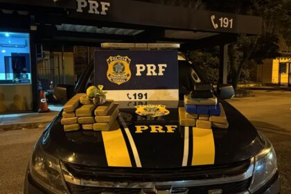 Homem é preso dentro de ônibus em Campos após ser flagrado com drogas na mochila