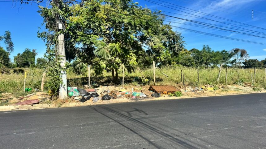 Trecho de rua fica sem padronização de calçadas e gera reclamações em Campos