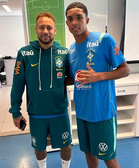 Zagueiro campista inicia treinos com a Seleção e faz registros com Neymar, Casemiro e Igor Thiago