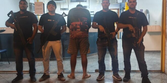 Líder de facção criminosa em Itaperuna, acusado de ordenar diversos homicídios, é preso pela PM