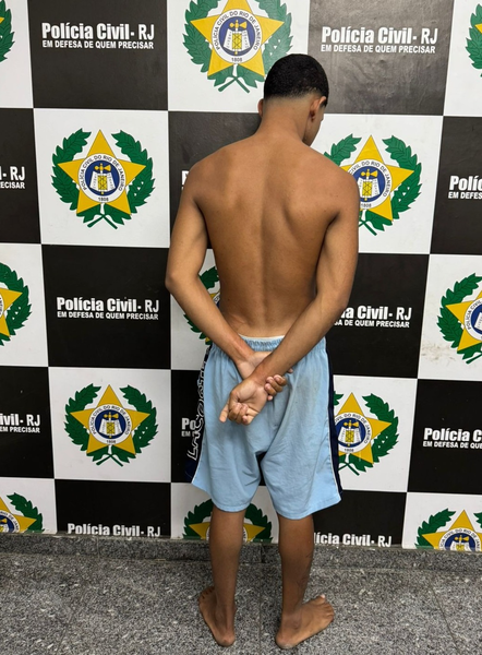 Polícia prende suspeito de roubar arma de policial e cometer série de assaltos em Campos Polícia prende suspeito de roubar arma de policial e cometer série de assaltos em Campos