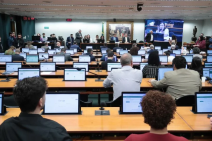 CCJ da Câmara aprova PEC que reduz maioridade penal para 16 anos