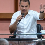 Frederico Paes anuncia reajuste salarial dos servidores de Campos