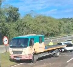 Homem fica ferido após carro capotar na BR-101, em Campos