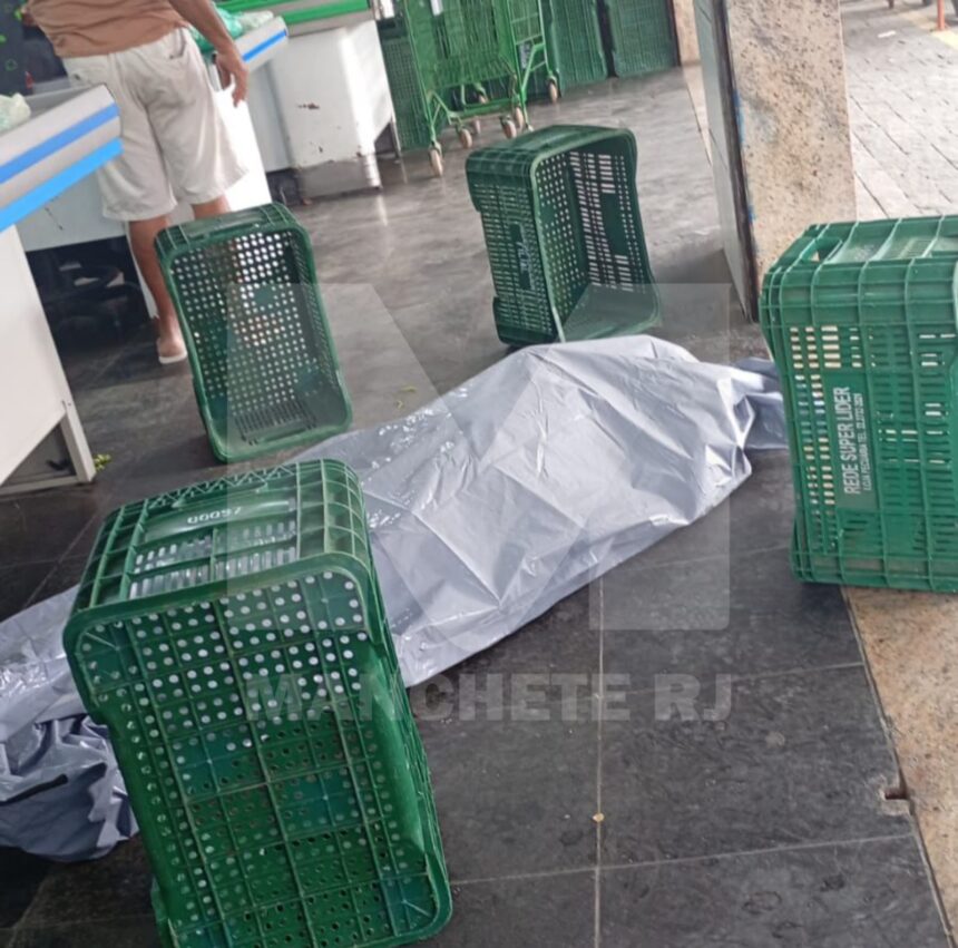 Homem sofre parada cardiorrespiratória e morre dentro de supermercado em Campos Homem sofre parada cardiorrespiratória e morre dentro de supermercado em Campos