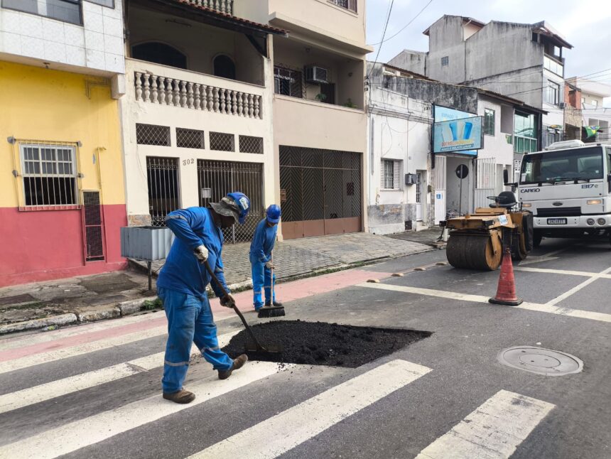 Operação Tapa Buracos se estende e chega ao Centro de Campos