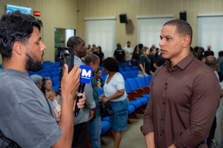 Maicon Cruz questiona Projeto de Lei nº 0154/2026: “Profissionais continuam recebendo abaixo do piso”