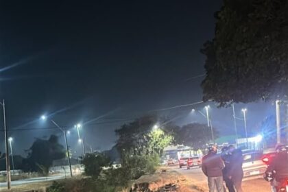 Mais um carro cai no “valão do perigo” em Campos